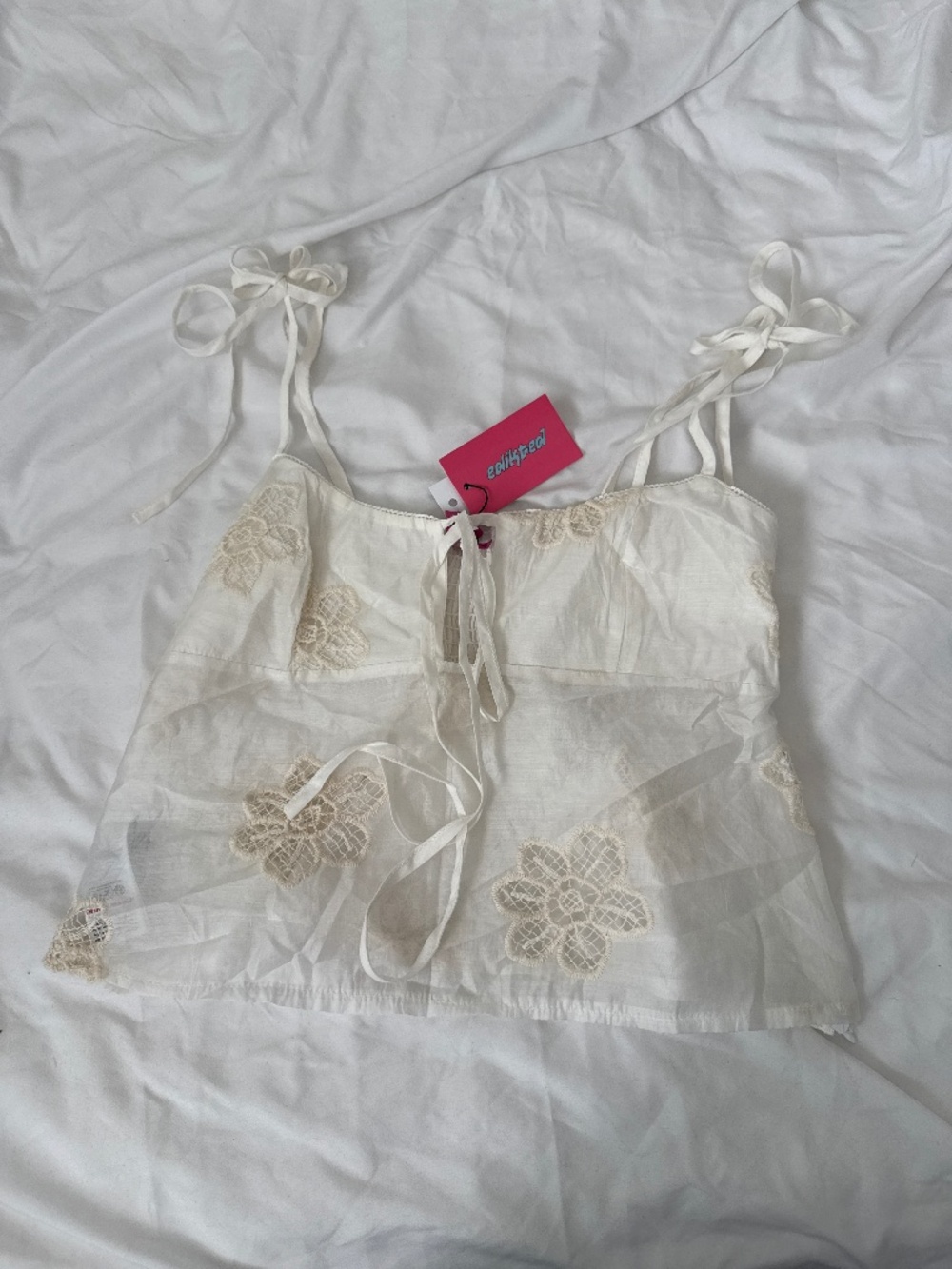 edikted eyelet crochet crop cami   size medium   details: -NWT -self tie sleeves